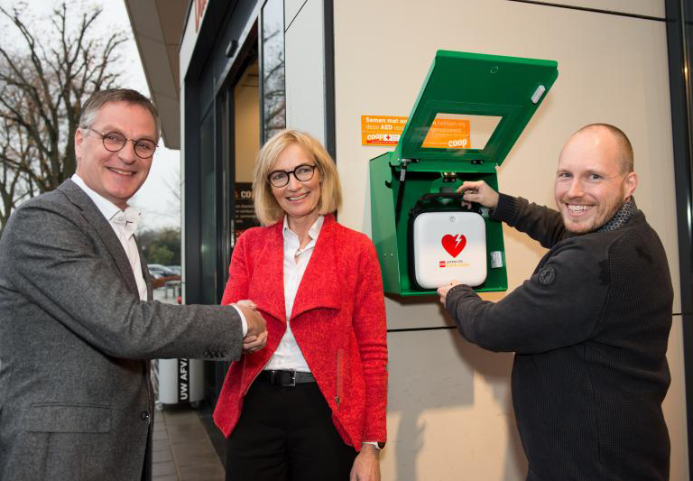 AED Solutions supplies LIFEPAK CR2 AED's to Coop.