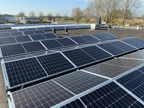 Zonnepanelen voor AED Solutions